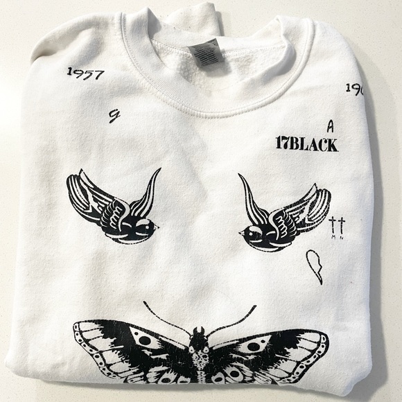 Harry styles tattoo crewneck! - Picture 2 of 3